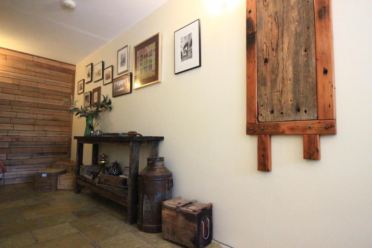 Appartement Down To Earth Farm Retreat à Sarsfield Extérieur photo