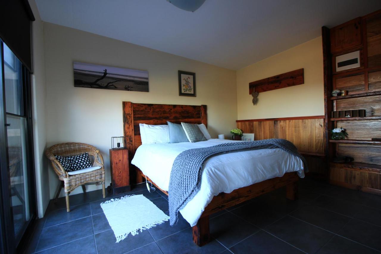 Appartement Down To Earth Farm Retreat à Sarsfield Extérieur photo