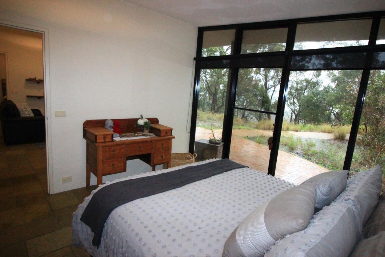 Appartement Down To Earth Farm Retreat à Sarsfield Extérieur photo